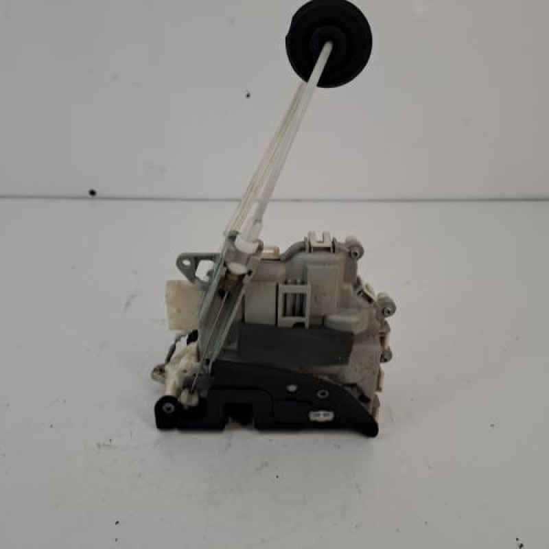 Serrure avant droit AUDI Q7 1