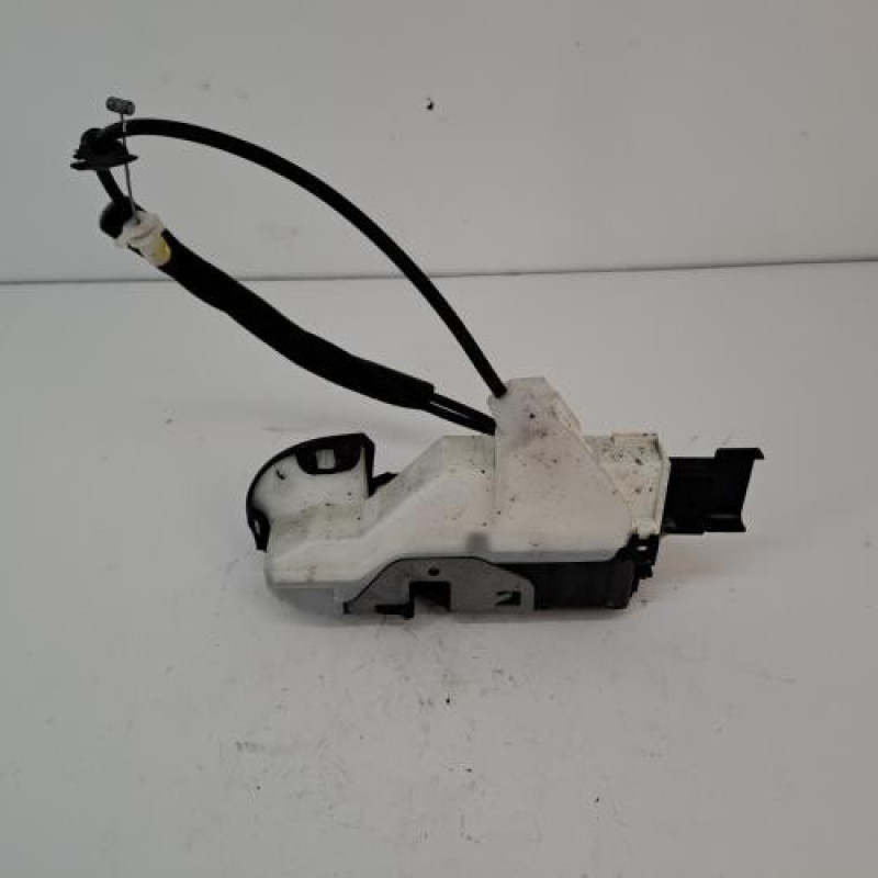 Serrure avant gauche PEUGEOT 3008 1