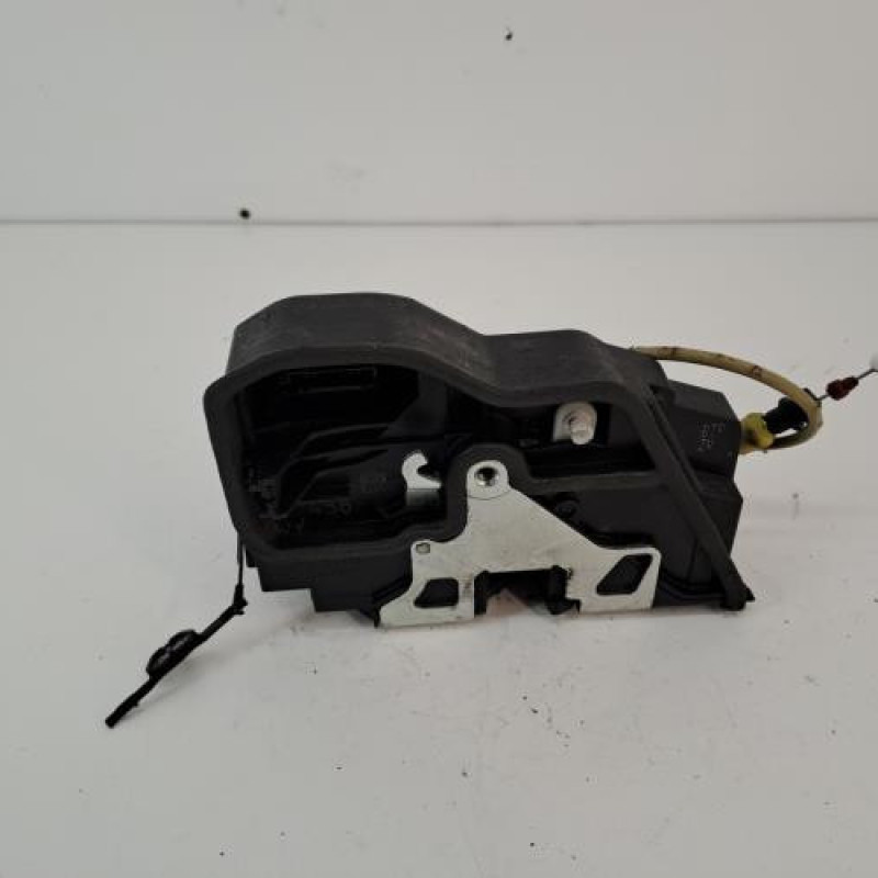 Serrure avant droit BMW SERIE 1 E87