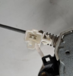 Leve vitre electrique avant droit TOYOTA MR3 Photo n°4