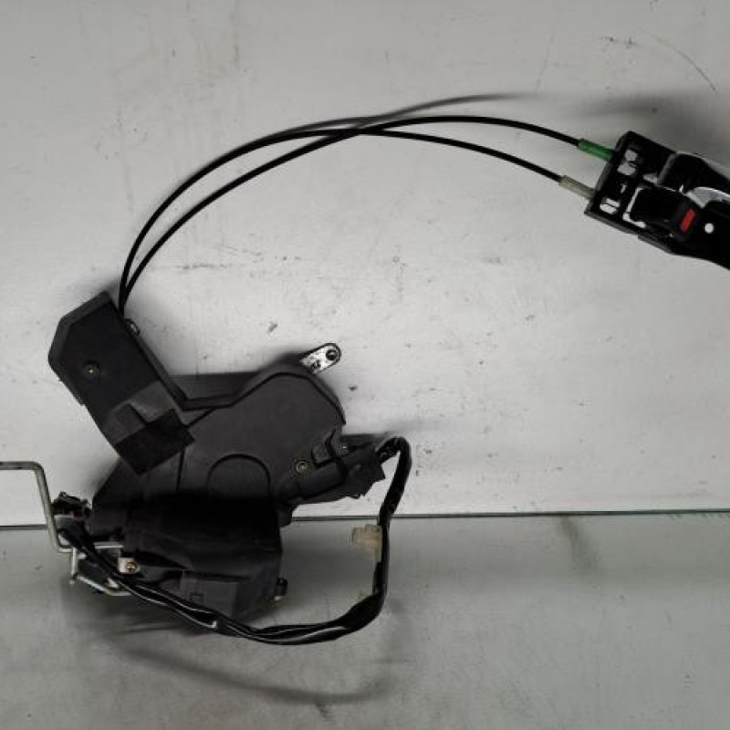 Serrure avant droit TOYOTA MR3