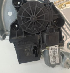 Leve vitre electrique avant droit RENAULT SCENIC 3