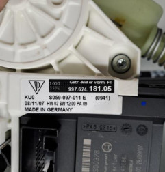 Leve vitre electrique avant gauche PORSCHE 911 5 997 Photo n°4