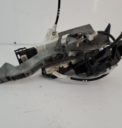 Serrure avant gauche PEUGEOT 3008 1