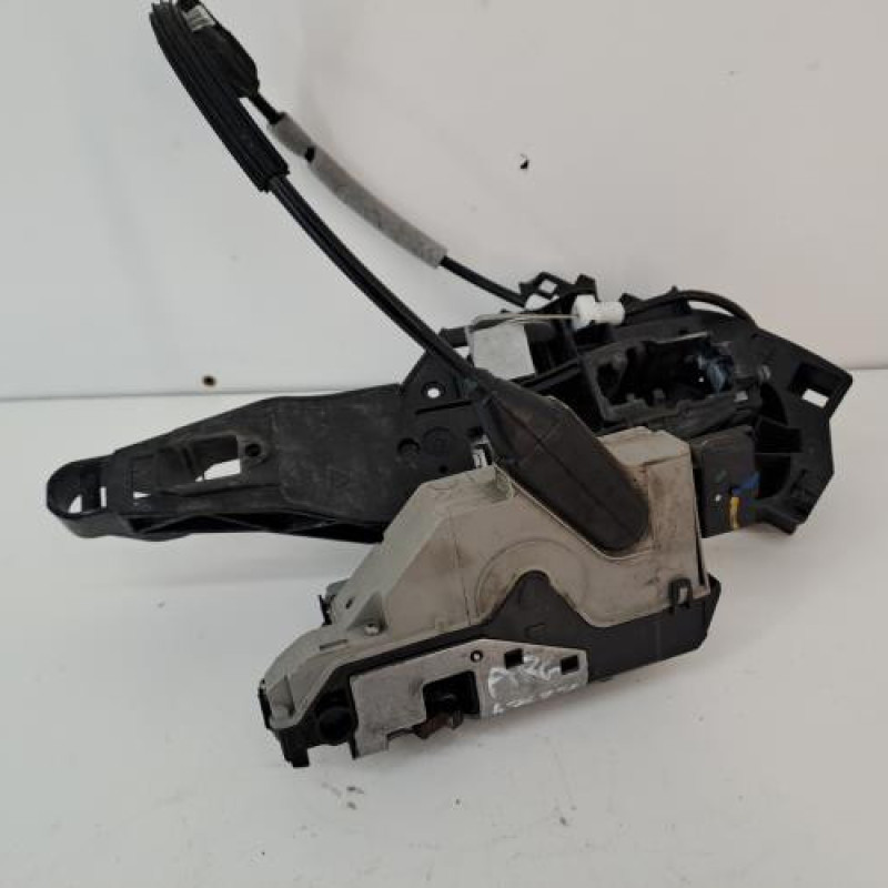 Serrure arriere gauche PEUGEOT 2008 1