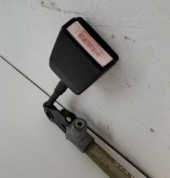 Attache ceinture avant gauche RENAULT SCENIC 1 Photo n°3