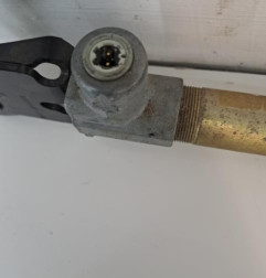 Attache ceinture avant gauche RENAULT SCENIC 1 Photo n°4