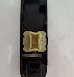 Interrupteur de leve vitre avant gauche RENAULT CLIO 4