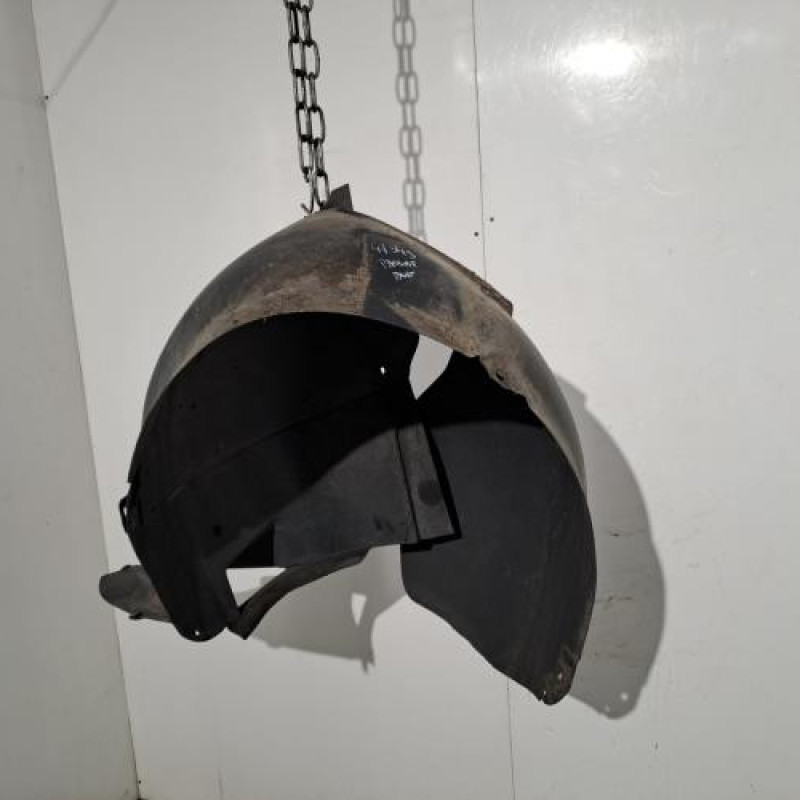 Pare boue avant gauche VOLKSWAGEN PASSAT 5