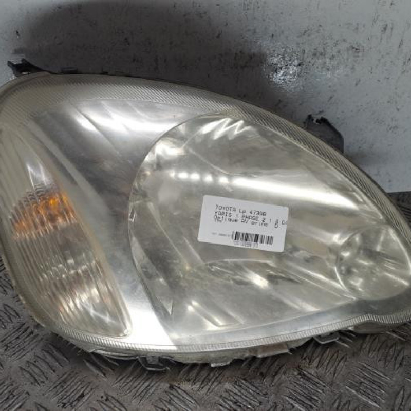 Optique avant principal droit (feux)(phare) TOYOTA YARIS 1