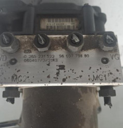 Bloc ABS (freins anti-blocage) PEUGEOT 308 2 SW Photo n°4