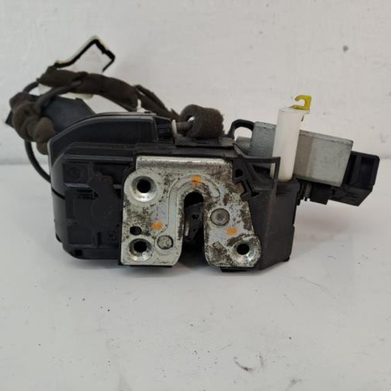 Serrure avant gauche NISSAN QASHQAI 1