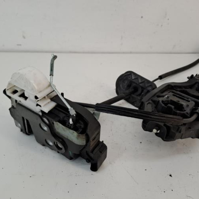 Serrure avant gauche FORD FOCUS 4