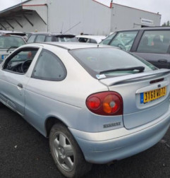 Moteur essuie glace avant RENAULT MEGANE 1 Photo n°9