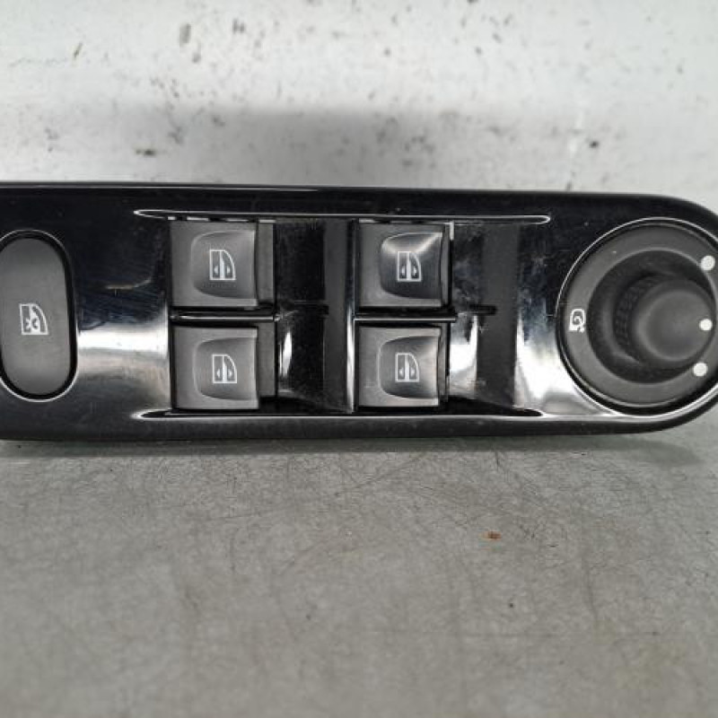 Interrupteur de leve vitre avant gauche RENAULT CLIO 4