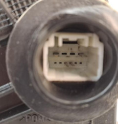 Serrure avant droit TOYOTA VERSO