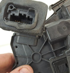 Serrure avant gauche VOLKSWAGEN POLO 5