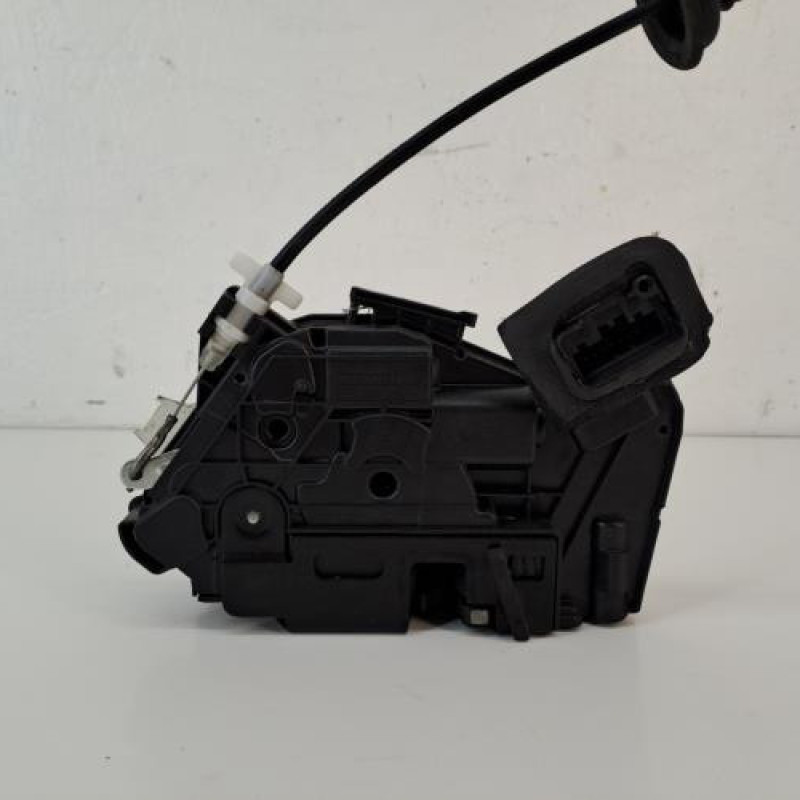 Serrure avant droit VOLKSWAGEN POLO 5