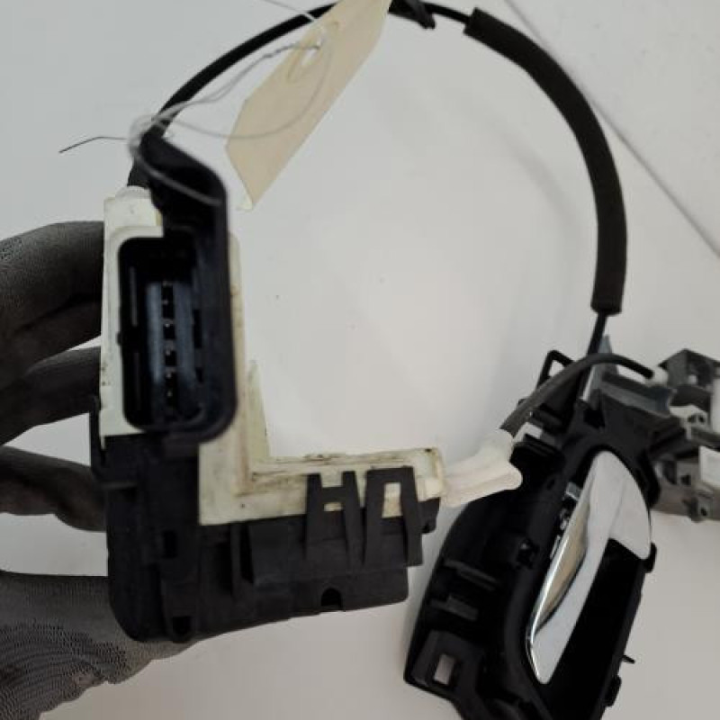 Serrure avant gauche PEUGEOT 3008 1