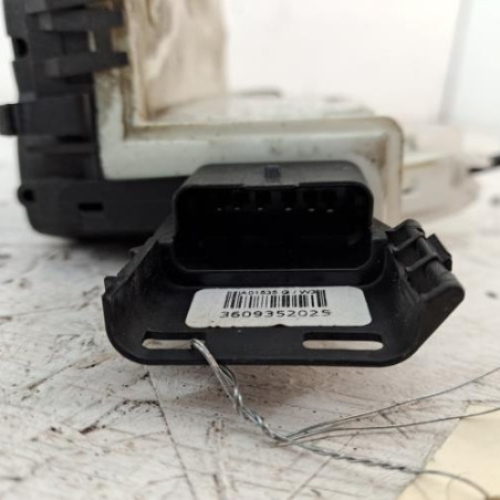 Serrure avant droit PEUGEOT 3008 1