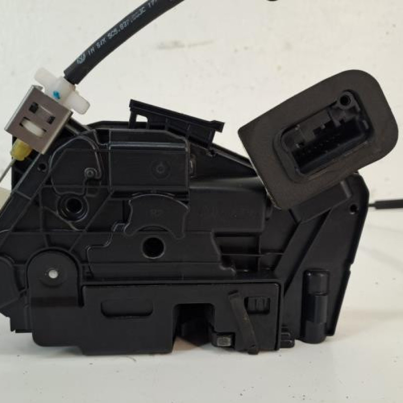 Serrure avant droit VOLKSWAGEN BEETLE 2