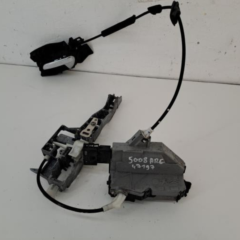 Serrure arriere gauche PEUGEOT 5008 1
