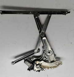 Leve vitre electrique avant gauche DAIHATSU MATERIA Photo n°1