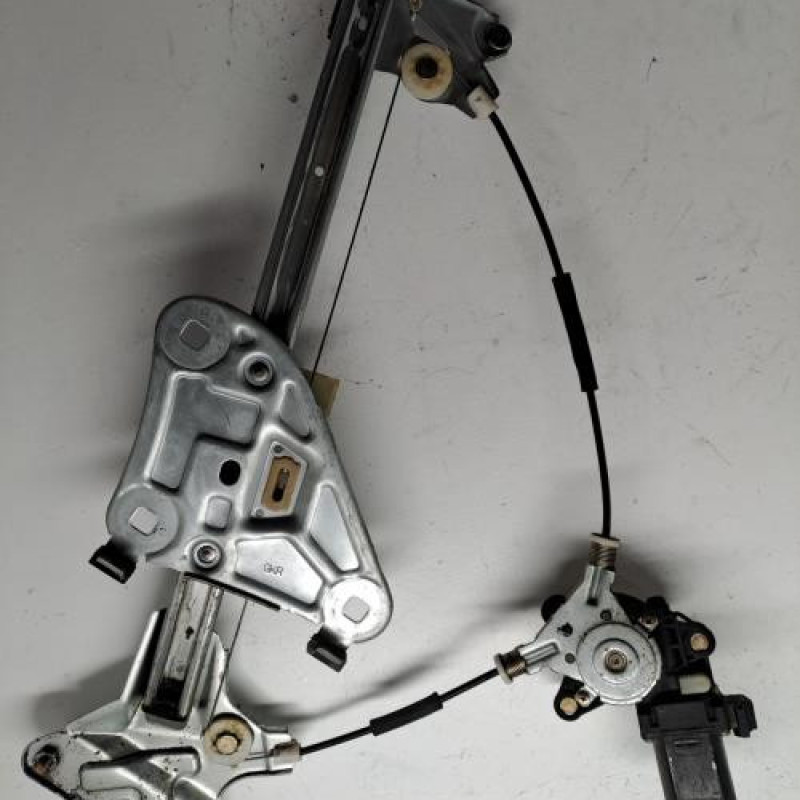 Leve vitre electrique avant droit HYUNDAI COUPE 2