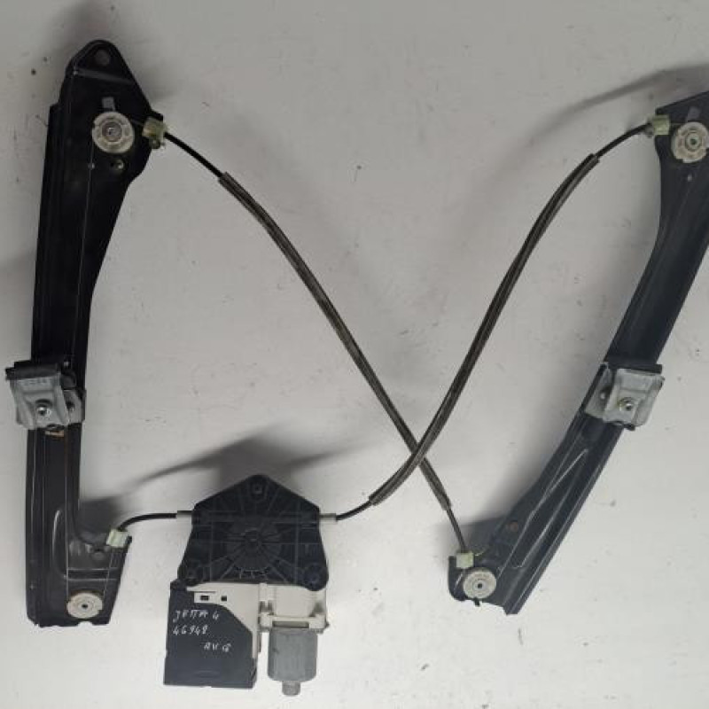 Leve vitre electrique avant gauche VOLKSWAGEN JETTA 4