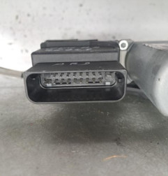 Leve vitre electrique arriere droit VOLKSWAGEN JETTA 4 Photo n°3