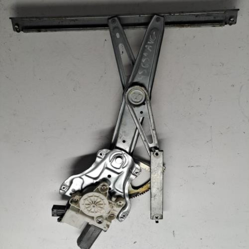 Leve vitre electrique avant gauche TOYOTA AVENSIS 2