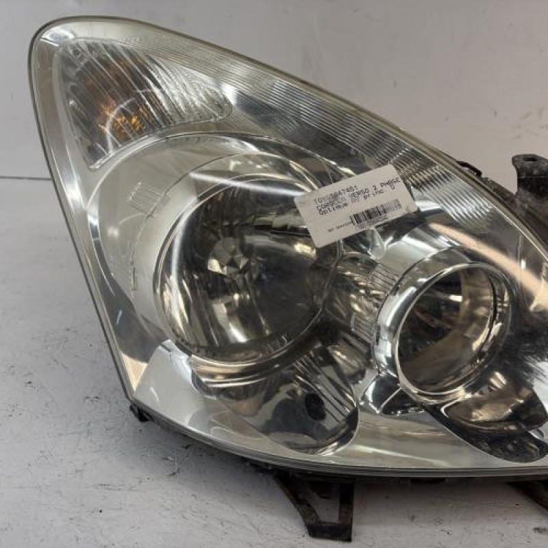 Optique avant principal droit (feux)(phare) TOYOTA COROLLA VERSO 2