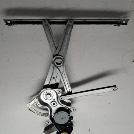 Leve vitre electrique avant droit TOYOTA VERSO Photo n°1