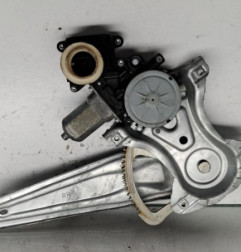 Leve vitre electrique arriere droit TOYOTA VERSO Photo n°1