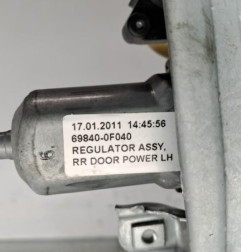 Leve vitre electrique arriere gauche TOYOTA VERSO Photo n°4