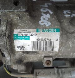 Compresseur clim NISSAN JUKE 1 Photo n°3