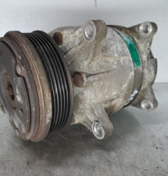 Compresseur clim PEUGEOT 406 Photo n°1