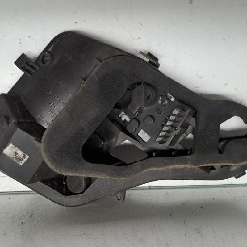 Platine feu arriere gauche OPEL ASTRA H