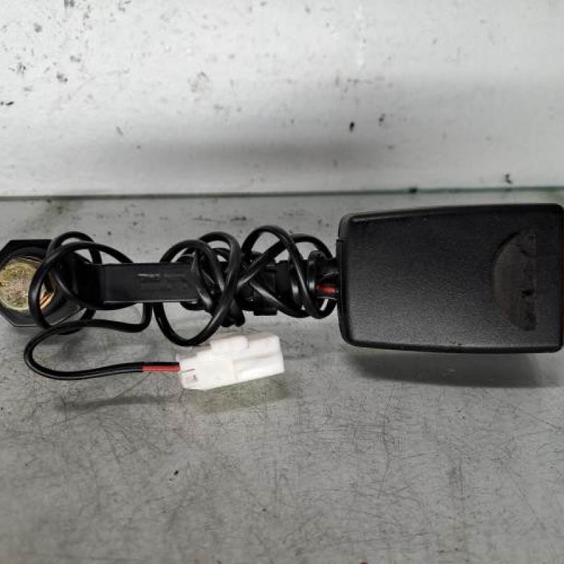 Attache ceinture avant droit FIAT STILO