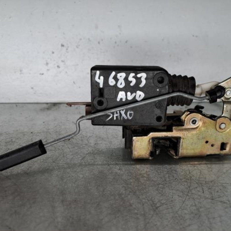 Serrure avant droit CITROEN SAXO