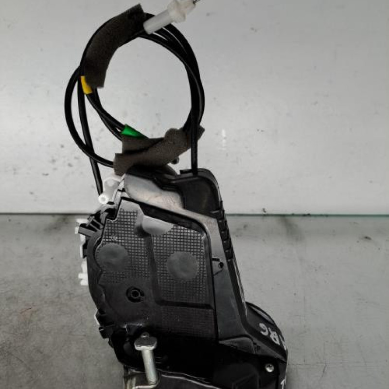 Serrure arriere gauche TOYOTA YARIS 4