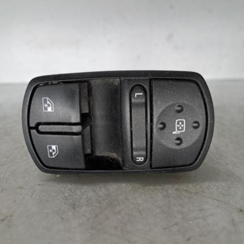 Interrupteur de leve vitre avant gauche OPEL CORSA E