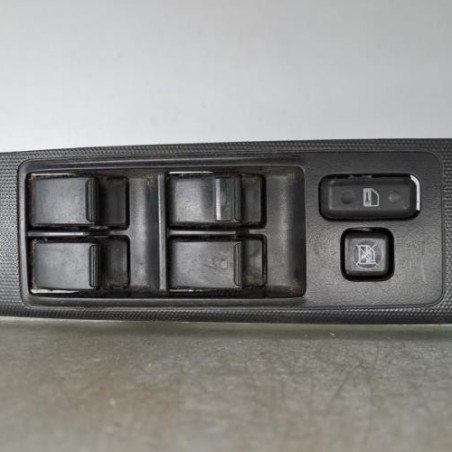 Interrupteur de leve vitre avant gauche TOYOTA COROLLA VERSO 2 Photo n°1