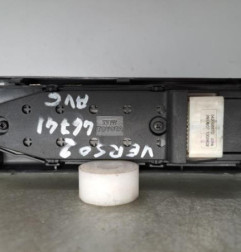 Interrupteur de leve vitre avant gauche TOYOTA COROLLA VERSO 2