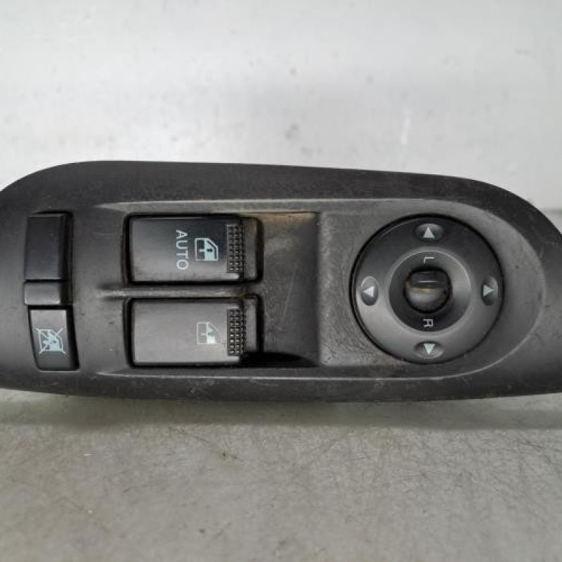 Interrupteur de leve vitre avant gauche HYUNDAI COUPE 2