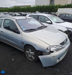 Compresseur clim RENAULT MEGANE 1 Photo n°5