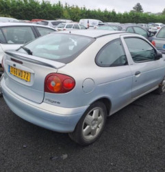 Compresseur clim RENAULT MEGANE 1 Photo n°8