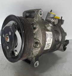 Compresseur clim VOLKSWAGEN POLO 5 Photo n°1