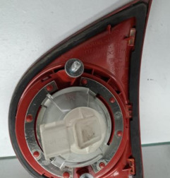 Feu arriere secondaire gauche (feux) VOLKSWAGEN GOLF 5 Photo n°4