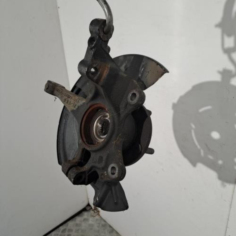 Fusee avant gauche FORD FIESTA 7